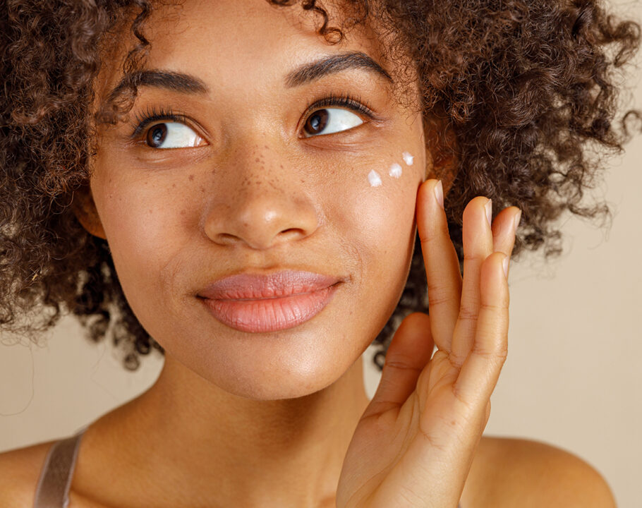 cuidado piel rostro producto con colágeno