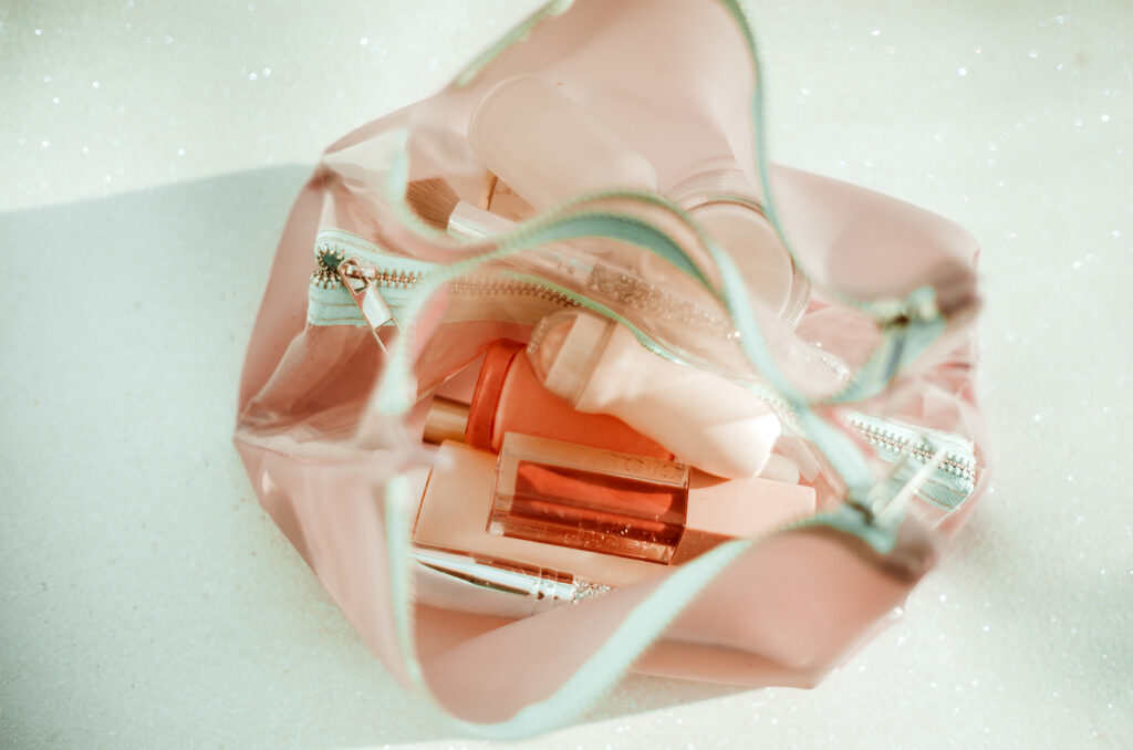 Cosmética sin agua: 20 productos aprobados por la TSA para meter en la maleta featured image