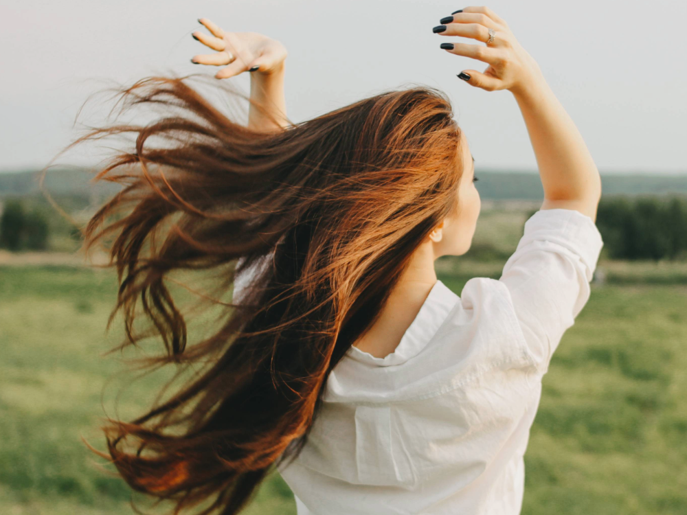 El camino hacia un cabello saludable empieza con estos simples hábitos featured image