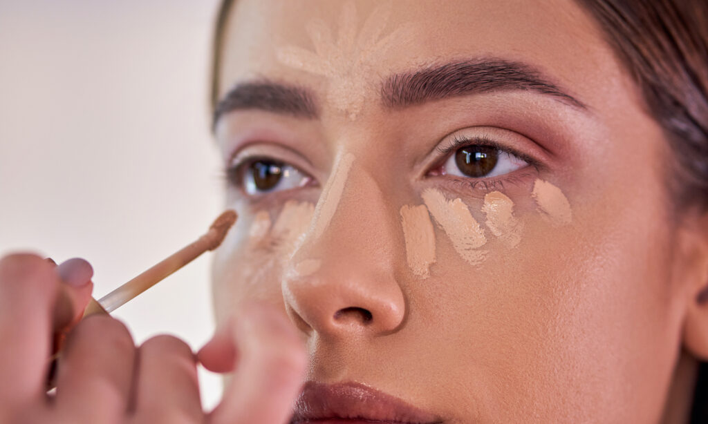 Cubre las ojeras y resalta tu mirada con los mejores correctores del momento featured image