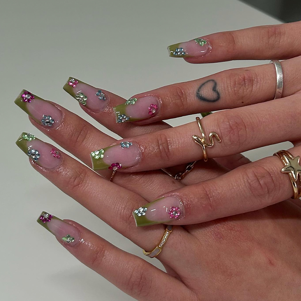flower-gem-coffin-nails