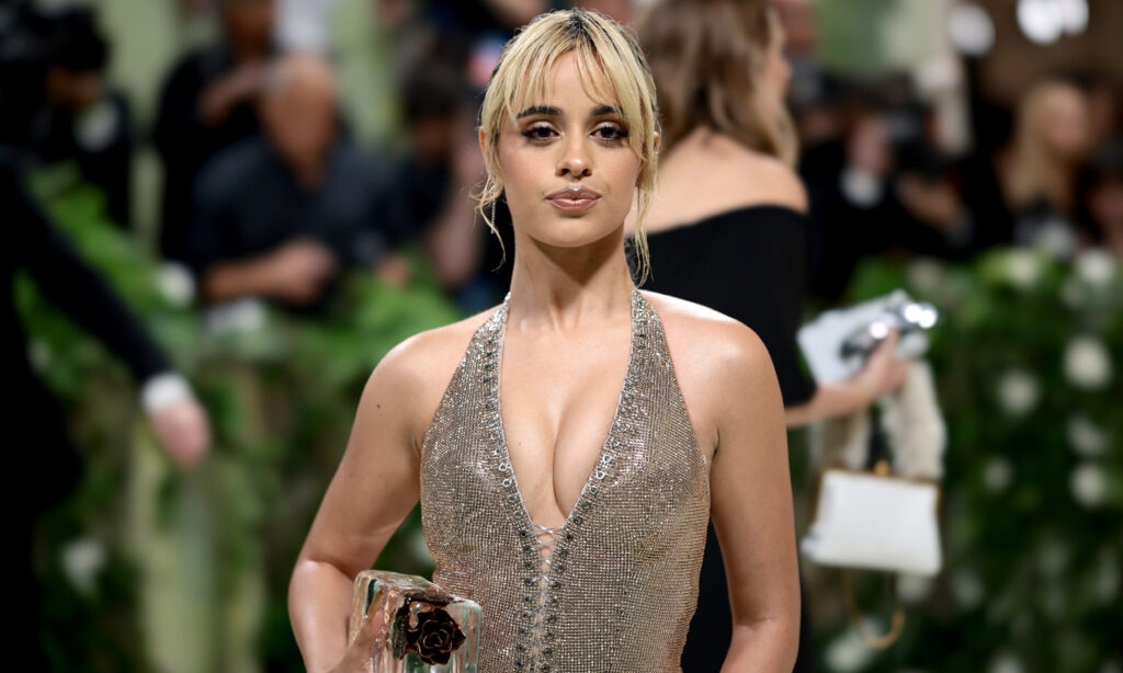 Los consejos de belleza de Camila Cabello para ‘veinteañeras’ son sabios para todas las edades featured image