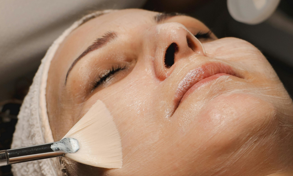 Peelings químicos faciales: El secreto de una piel renovada y radiante featured image