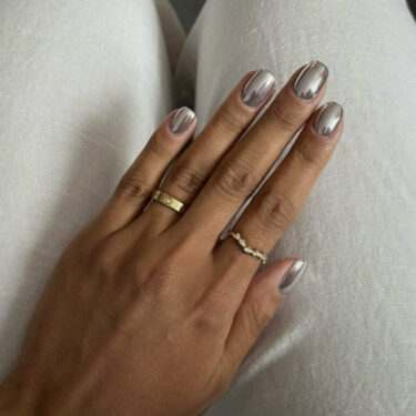 uñas cromo plateado