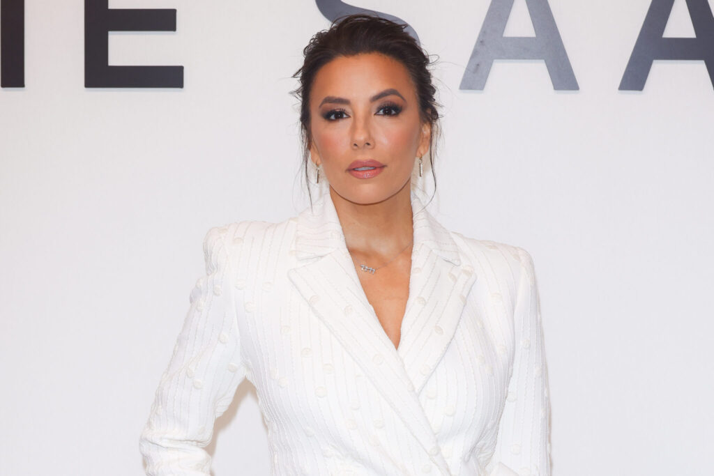 El nuevo look de ‘Rich Girl Hair’ de Eva Longoria es el estilo de cabello que queremos todas featured image