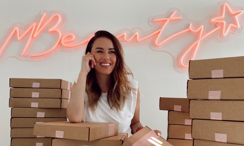 La magia de Mariela Bagnato: Maquillista de celebridades que marca tendencia con cada pincelada featured image