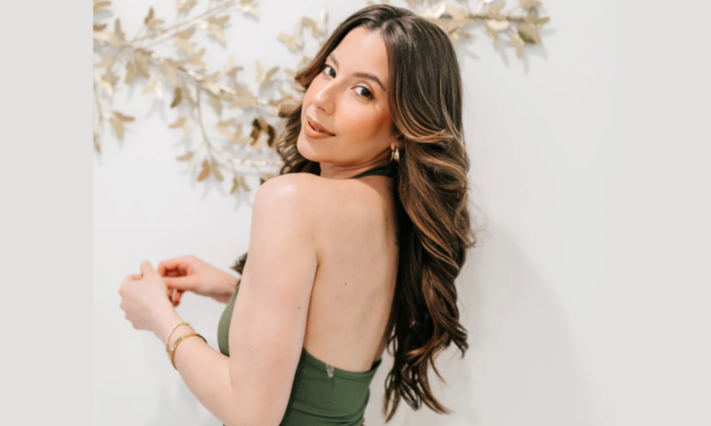 Vee Rivera: Sus 4 productos esenciales para una melena espectacular featured image