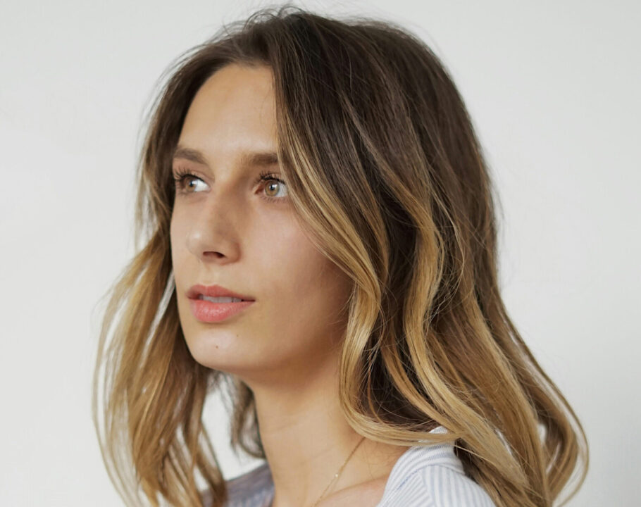 mujer joven lifting facial