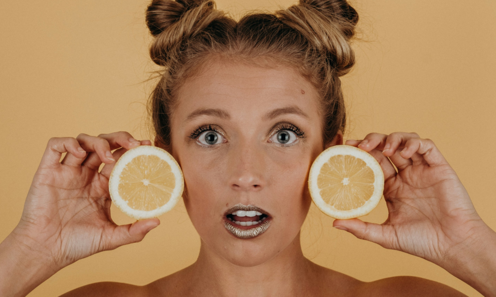 Tu piel no es experimento: Lo que jamás debes usar para aclararla featured image