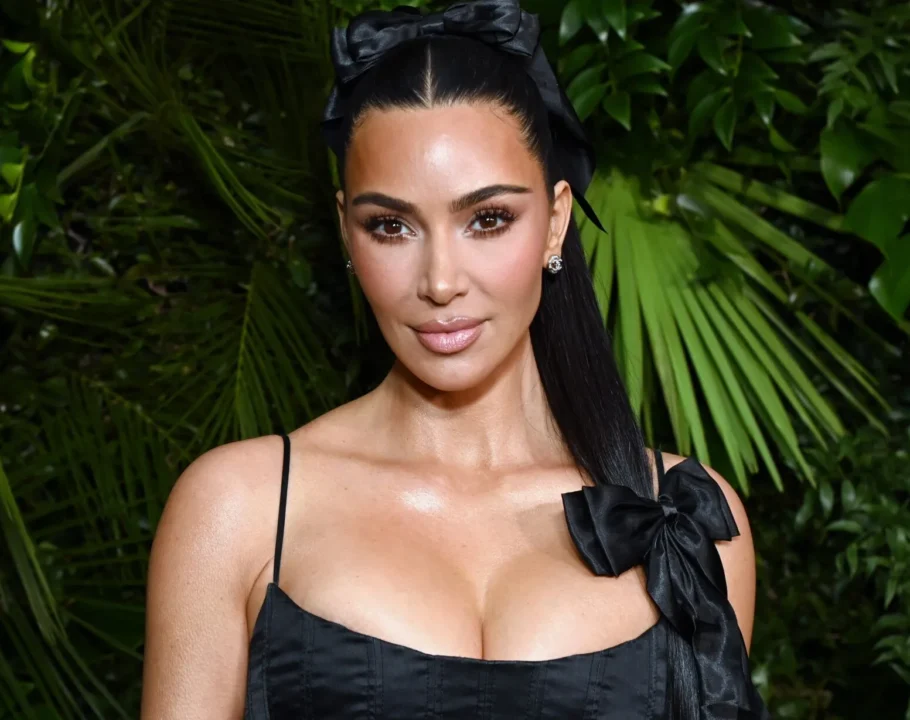 kim kardashian sofwave