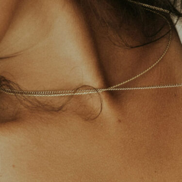 cuello de mujer