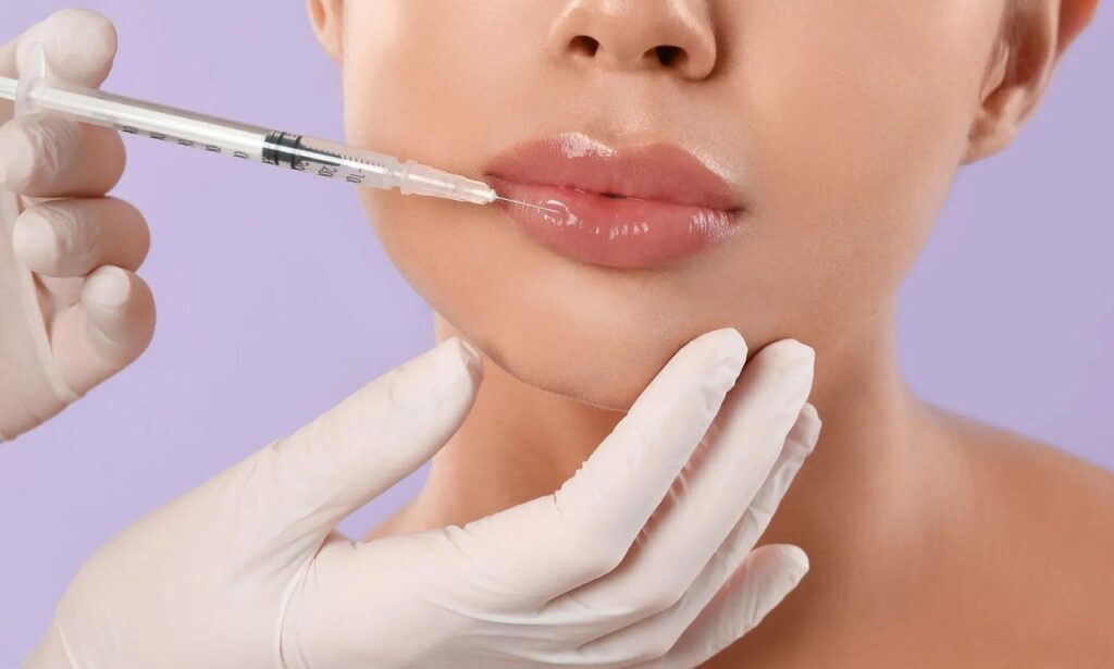 Botox de cumpleaños: La nueva tradición de autocuidado entre latinas featured image