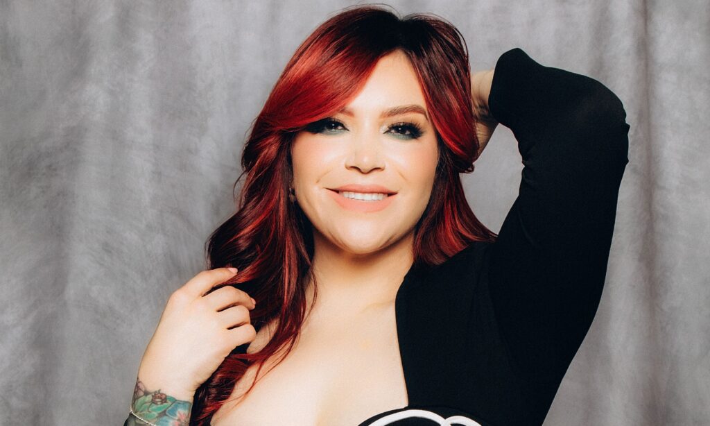 Jacqie Rivera ama estos 3 productos de farmacia que no pueden faltar en su rutina de belleza featured image