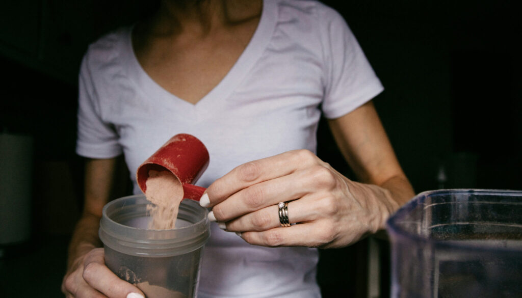 Las mejores fuentes de proteína para mujeres mayores de 50 featured image