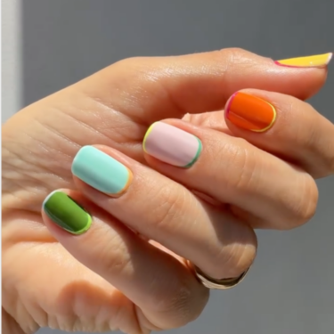 manicura francesa invertida