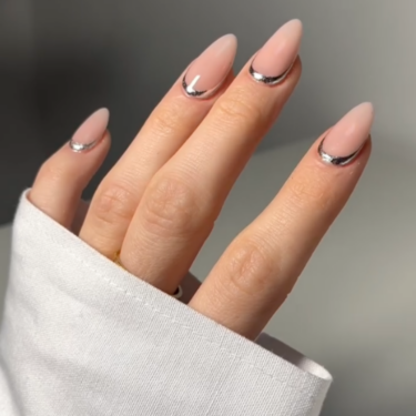 manicura francesa invertida